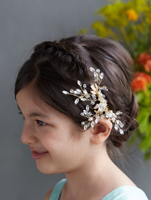 ドレスにぴったりなヘッドアクセサリー